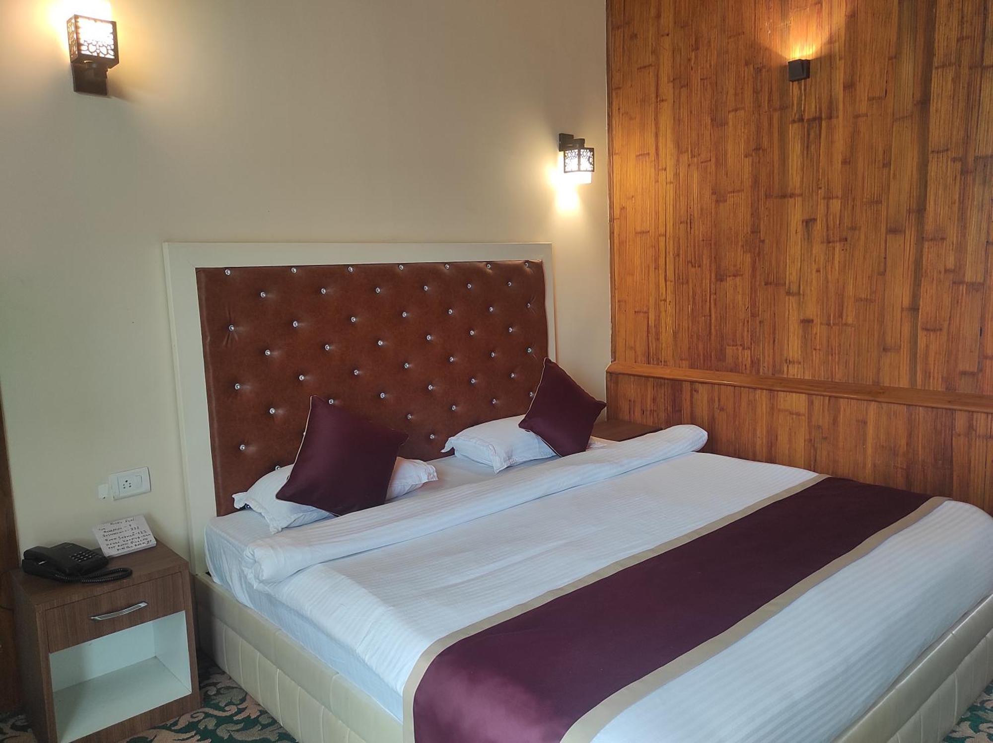 Changs Resort Kaharpara Exterior photo